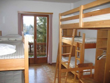 Slaapkamer 2 biedt ruimte aan 8 personen
