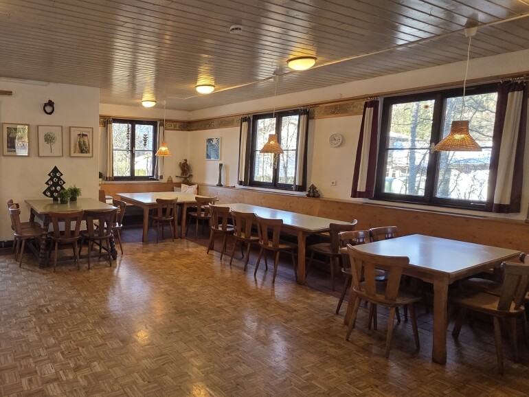 Eetzaal van het Konrad Deubler Heim Eetzaal van het Konrad Deubler Heim
